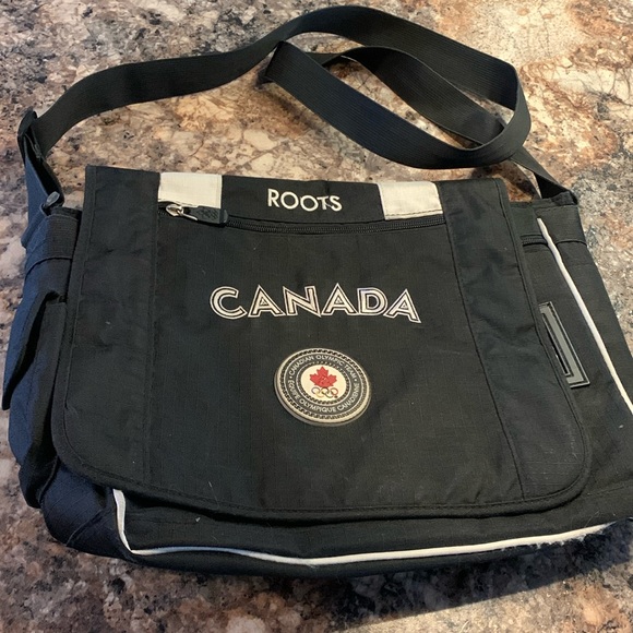 Roots Handbags - Messenger Roots bag with cross body shoulder strap